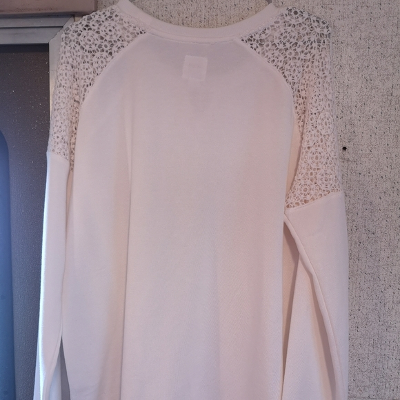 Knit shoulder sweater - Picture 3 of 4